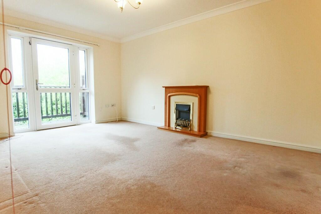 London Road, East Grinstead, West Sussex, RH19 photo 2
