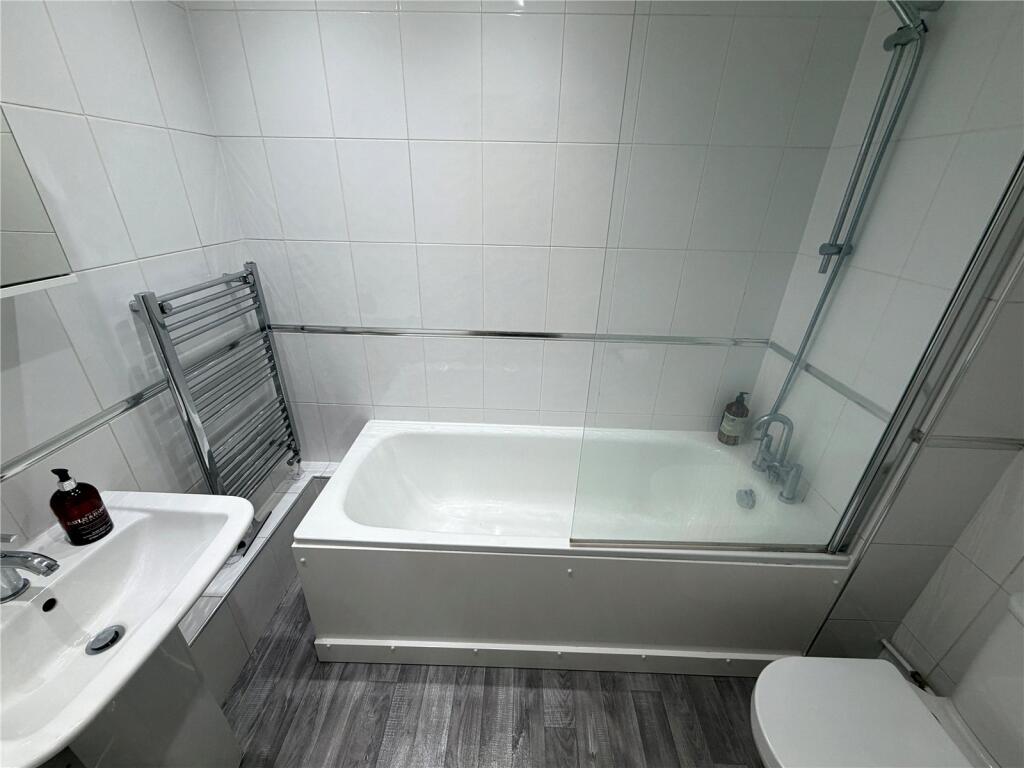 Geraint Close, Thornhill, CF14 photo 4