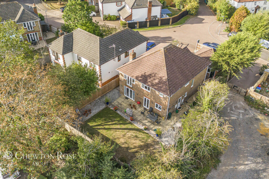 House in Reading, Warfield - View 2