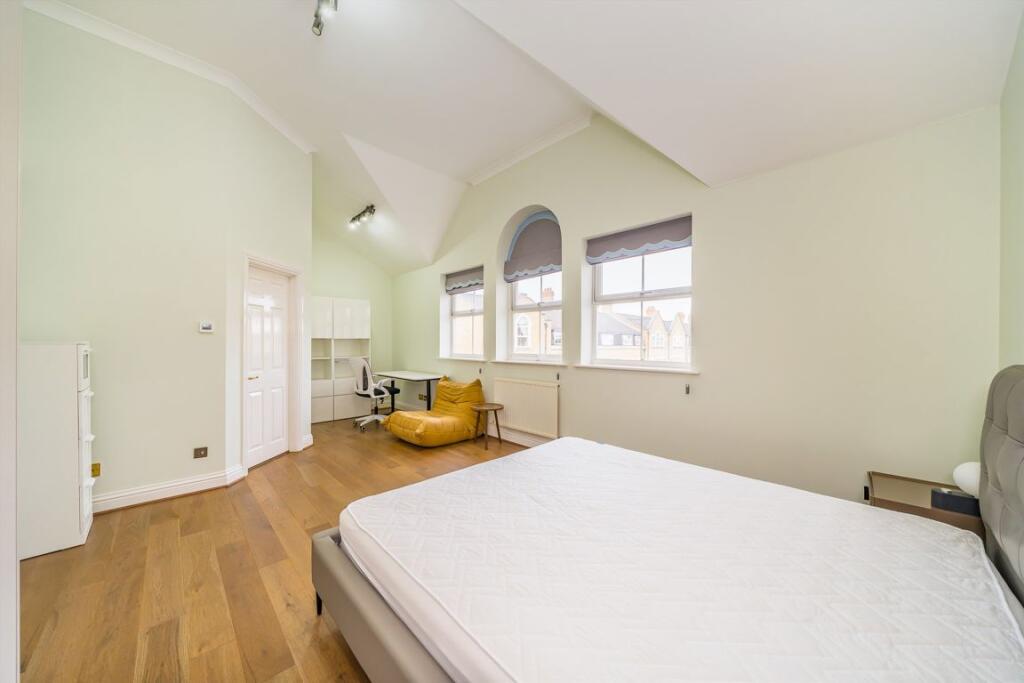 House in Kingston upon Thames - View 5