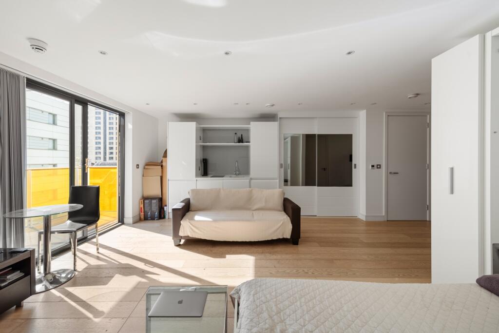 Apartment in London, Spitalfields, Whitechapel - View 4
