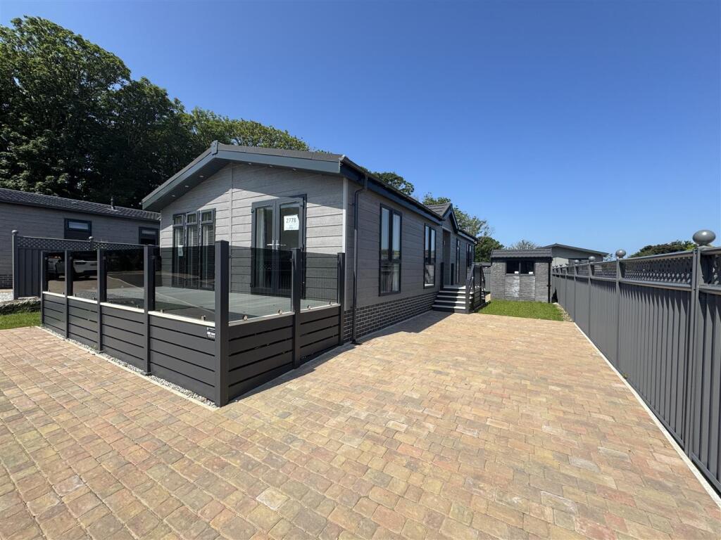 2-bed detached on Levern Close, Goonhavern, £280,000