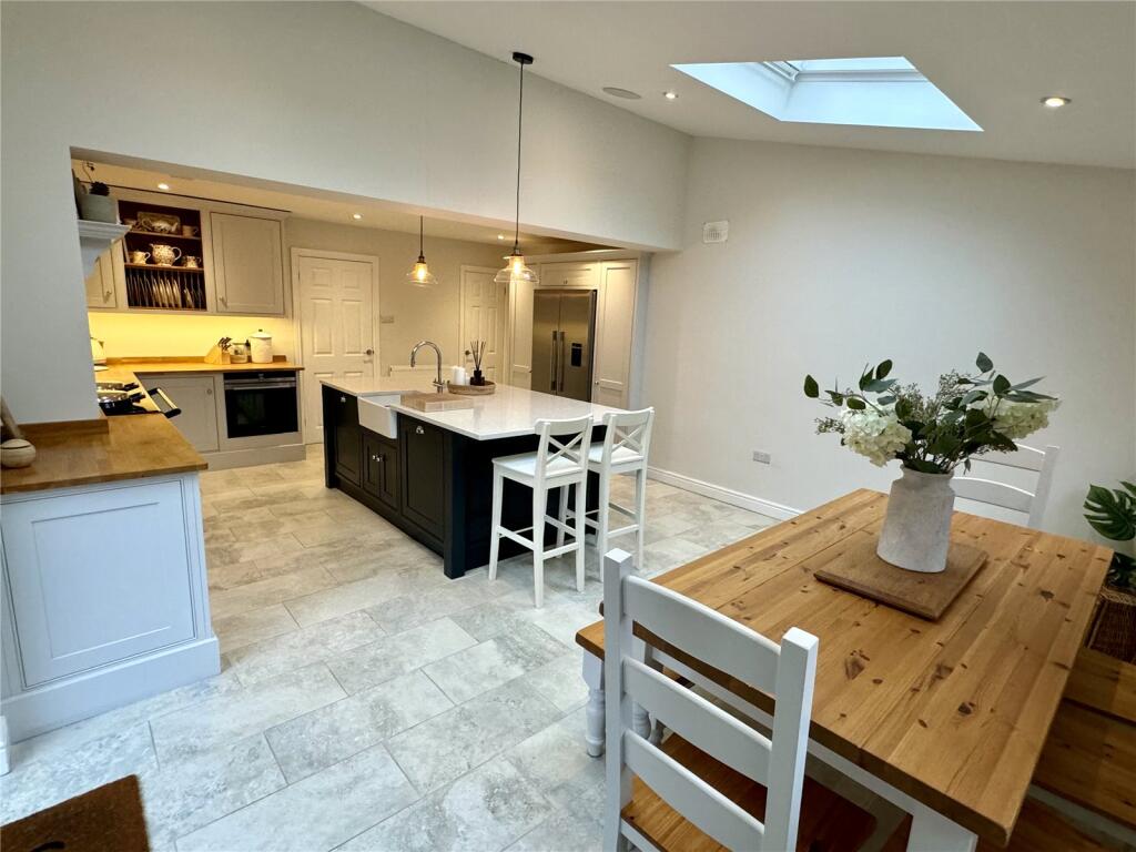 Barberry Drive, Chard, Somerset, TA20 photo 2