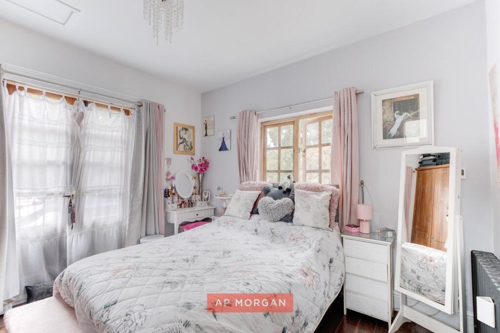Apartment in Solihull, West Midlands - More