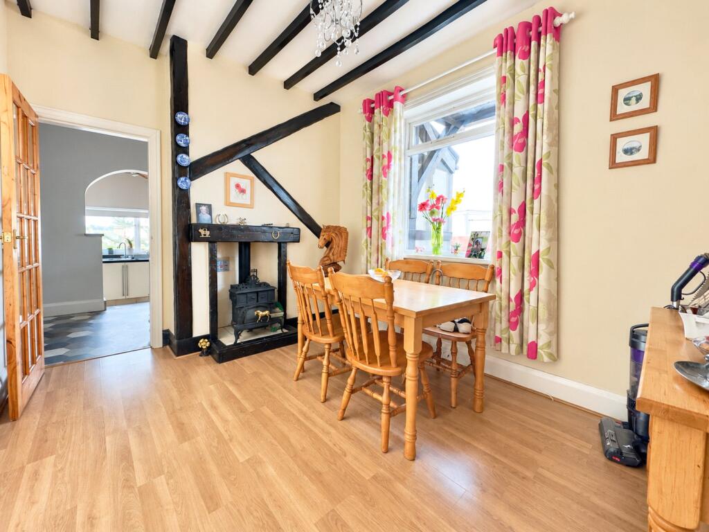 House in Wirral, Liverpool City Region - View 3
