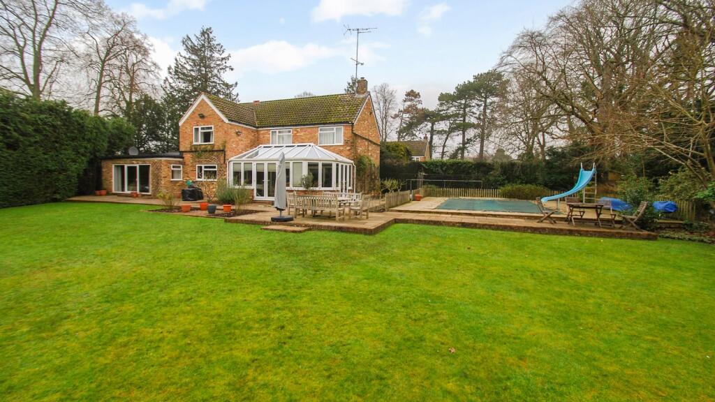 Main image of property: Badgers Wood, Farnham Common, Buckinghamshire, SL2