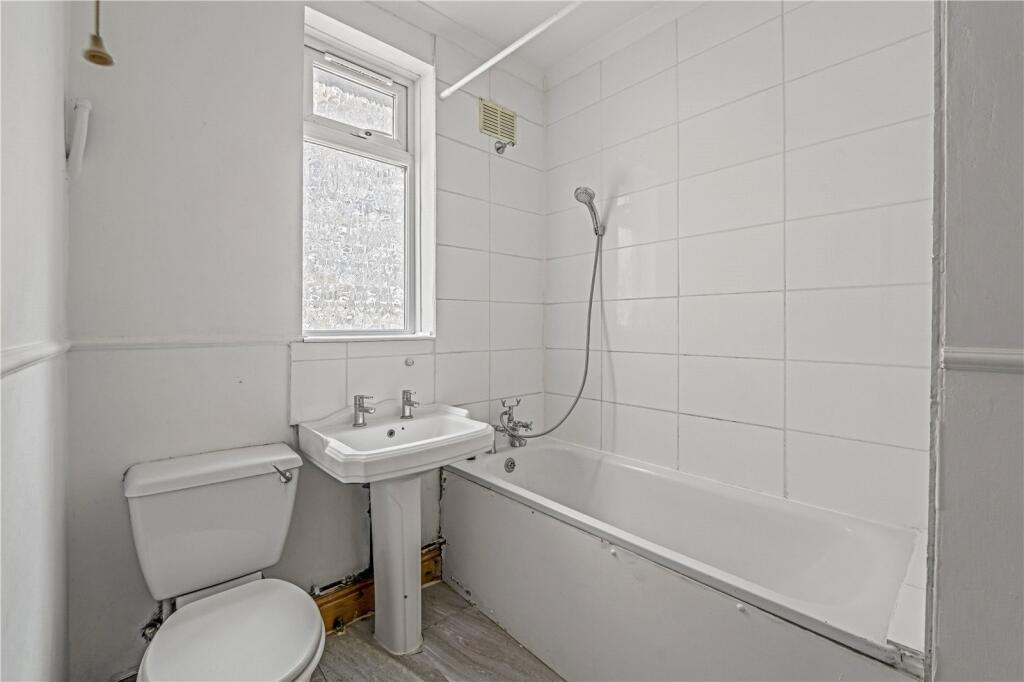 Apartment in Twickenham - View 5