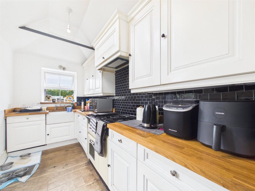 House in Gloucester, Gloucestershire - View 5