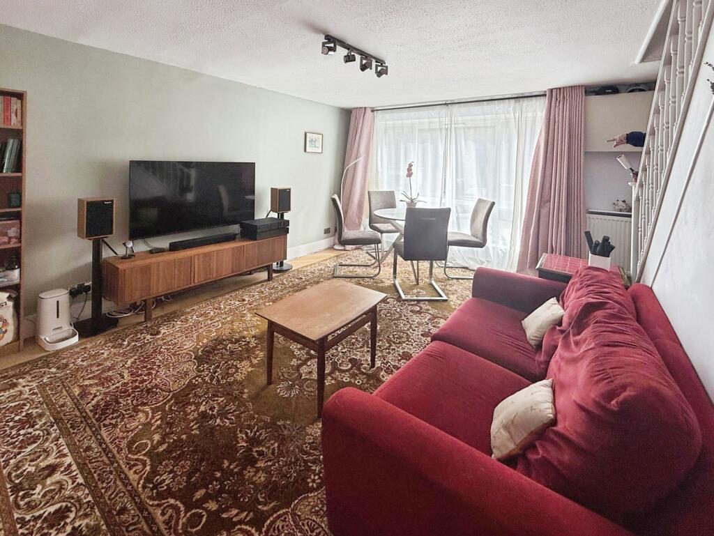 Apartment in Sutton - View 2