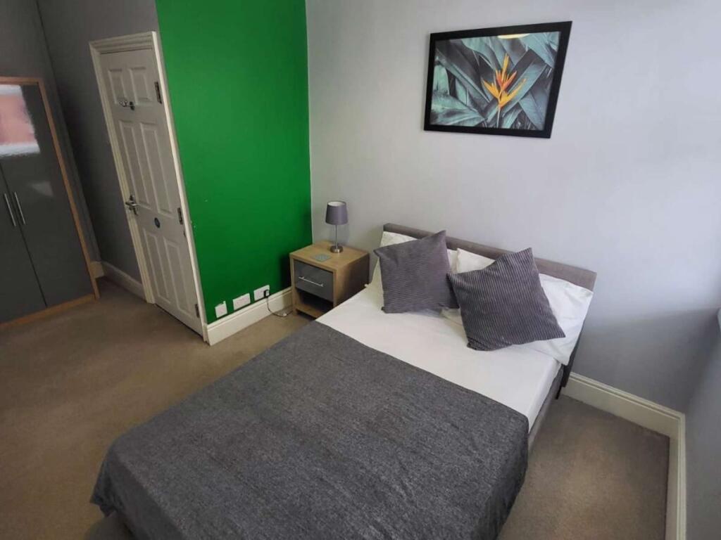 Main image of property: Room 5, 40 Broom Grove, Rotherham