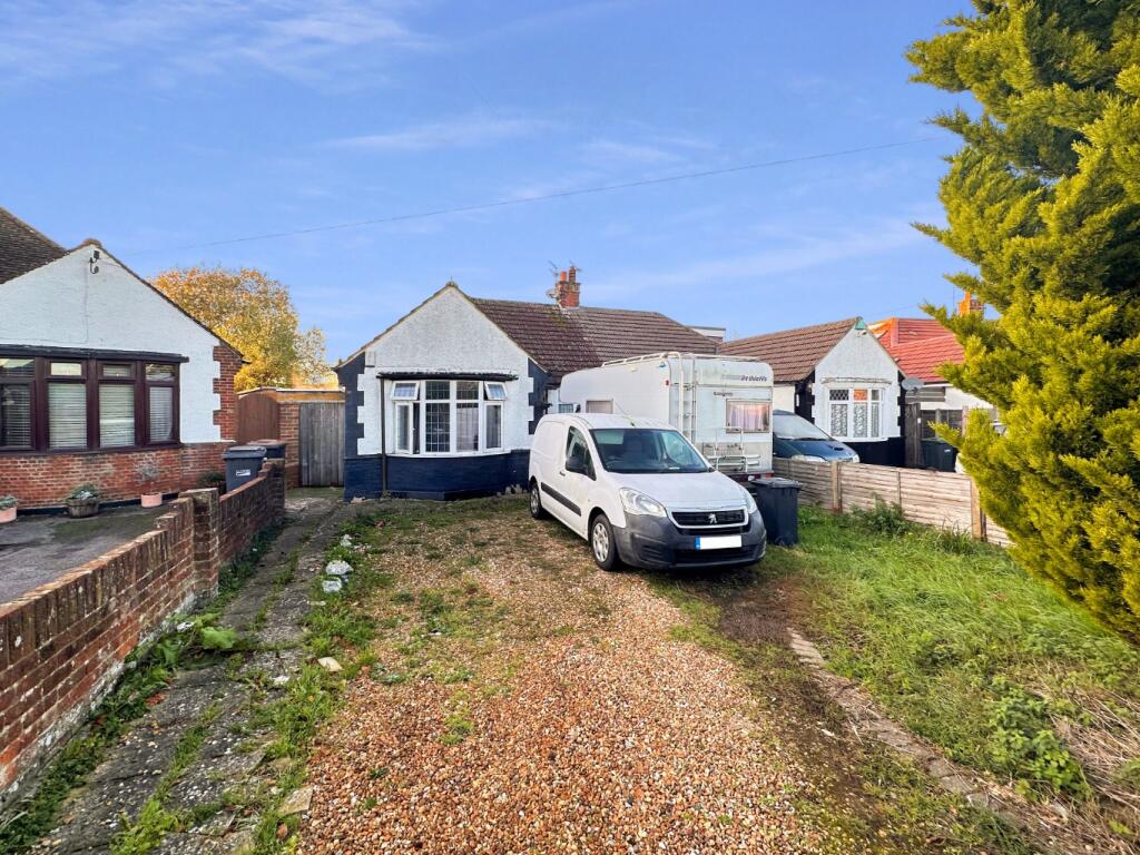 2-bed semi-detached on Hitchin Road, Luton, Bedfordshire, LU2, £275,000