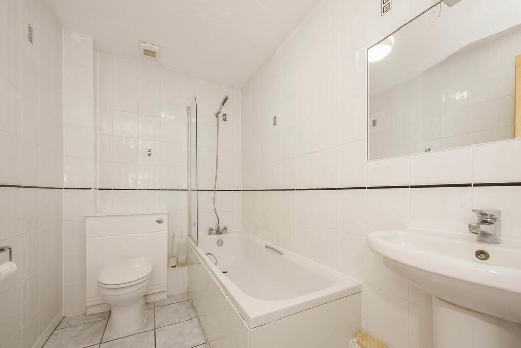 Apartment in Hemel Hempstead - View 5