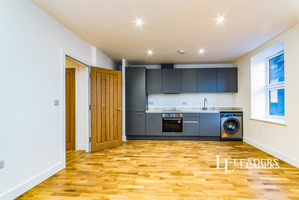 Main image of property: High Street, Sevenoaks, Kent, TN13