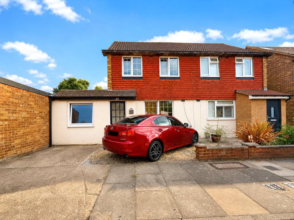 Main image of property: Reed Close, London, SE12