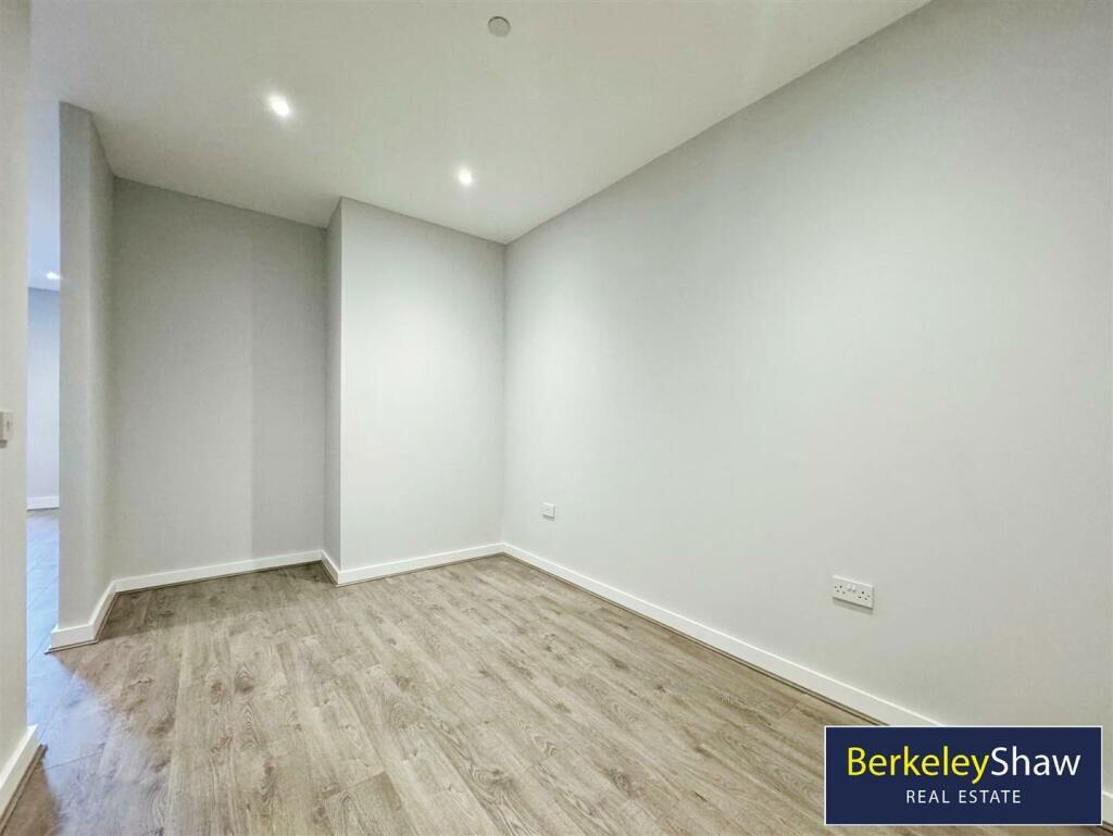 Apartment in Sefton, Waterloo - View 4
