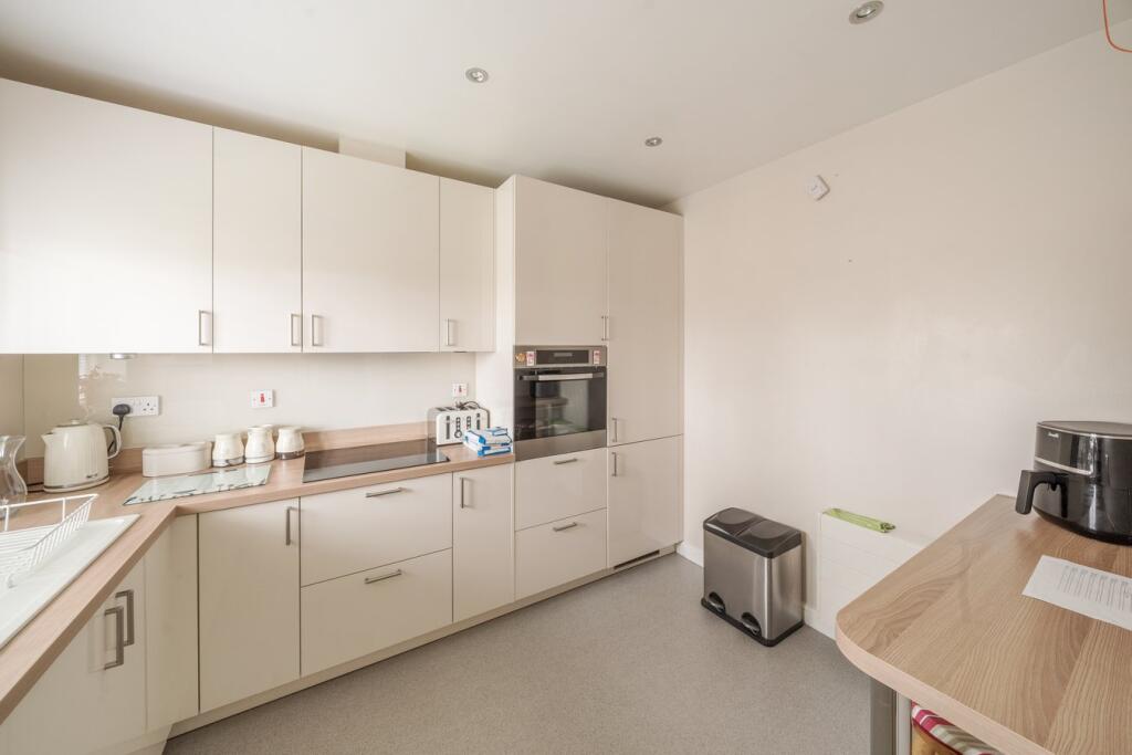 Minster Court, Bracebridge Heath, Lincoln, LN4 photo 3
