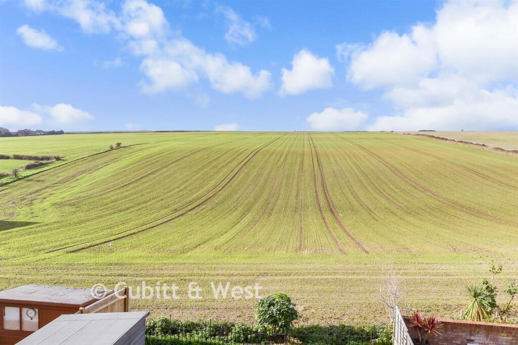 Warren Way, Telscombe Cliffs, East Sussex photo 3