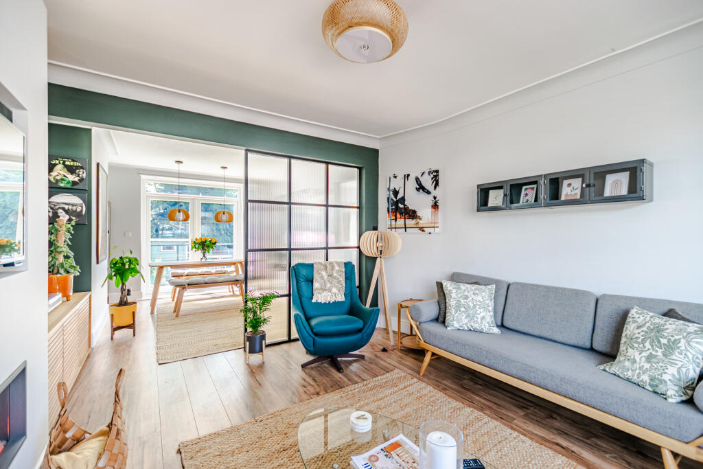 House in Leeds, Carr Manor, Moortown - View 2