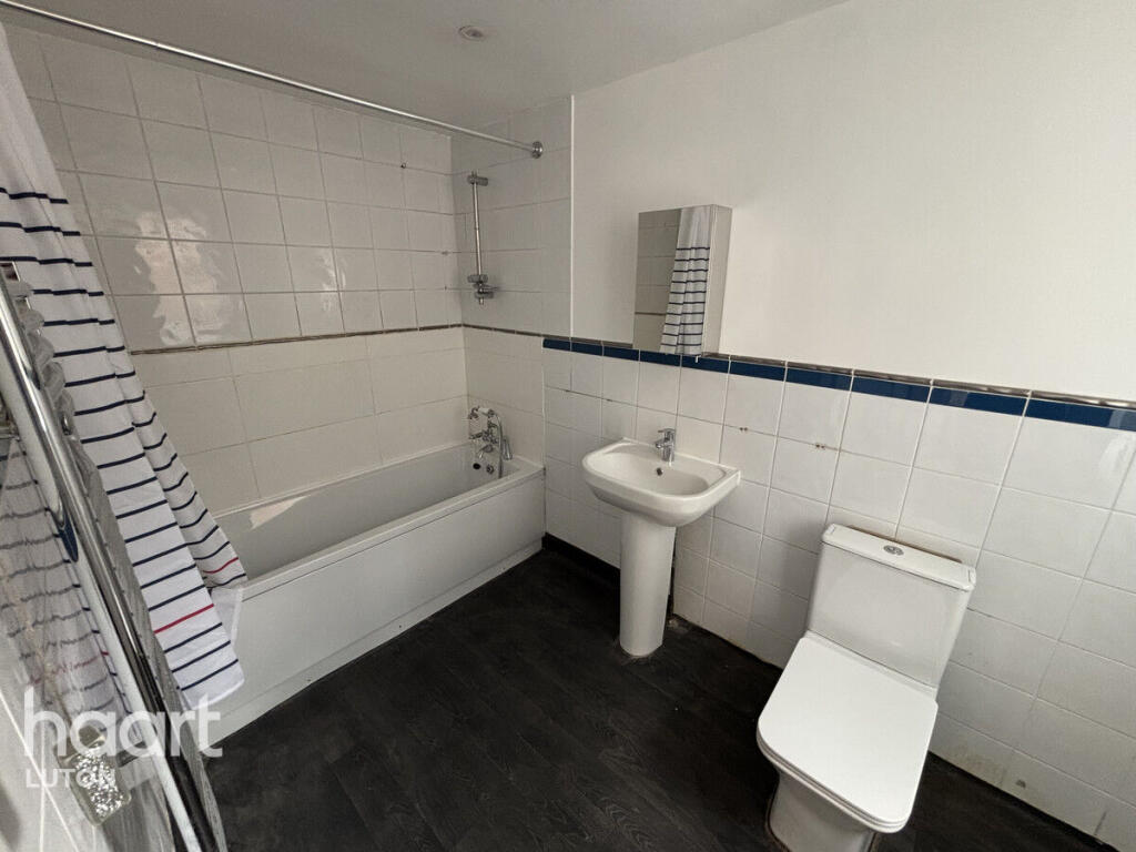 Apartment in Luton - More