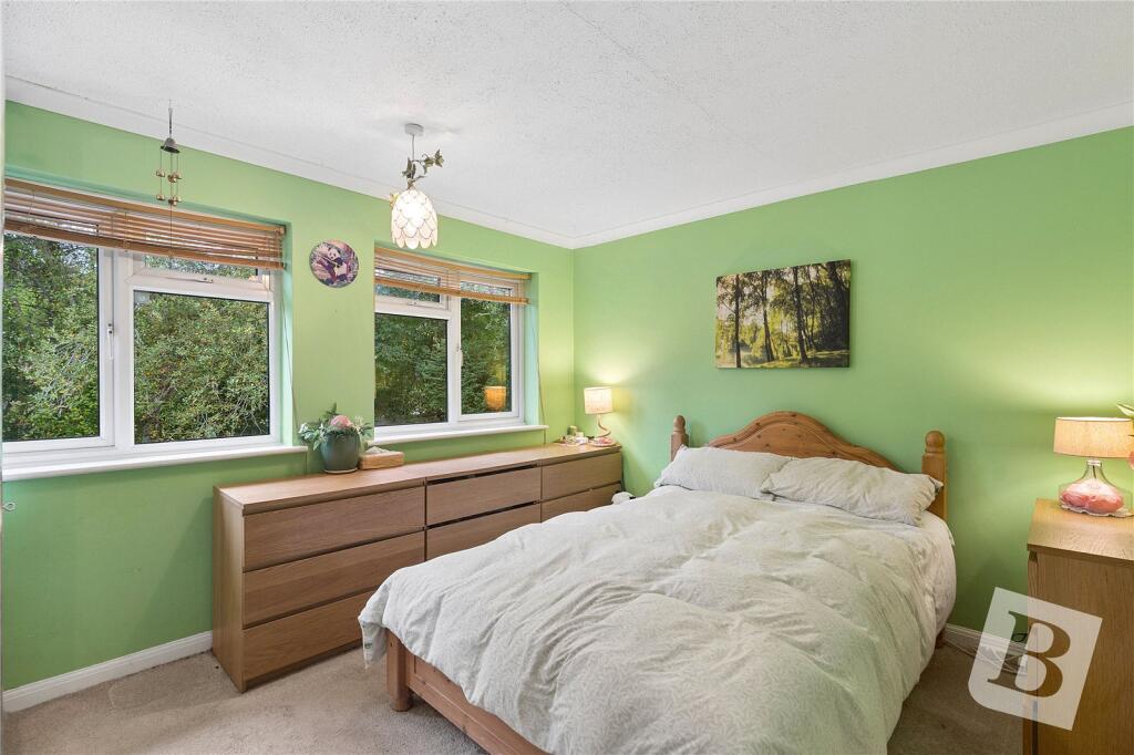 House in Brentwood, Pilgrims' Hatch - View 5