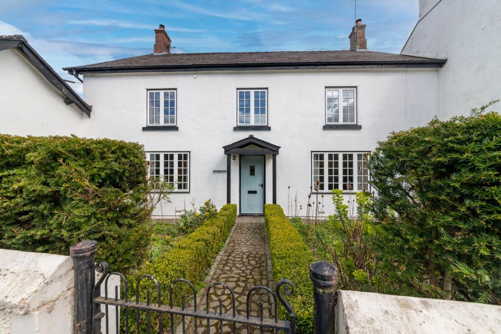 5-bed detached on Cilcain, Mold, CH7, £600,000