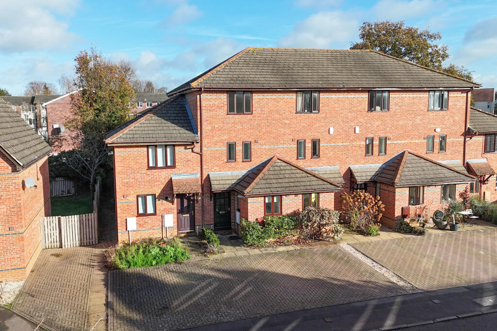 3 Bedroom Town House For Sale In Temple Cowley Oxford OX4