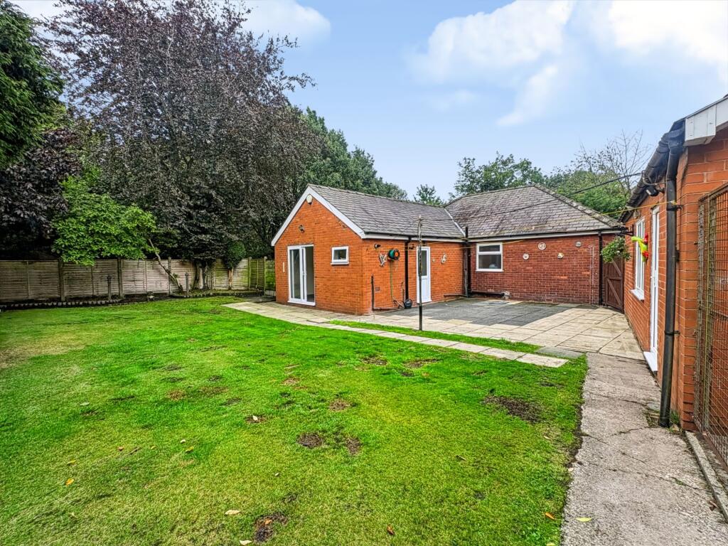 House in Bolton, Westhoughton - View 4