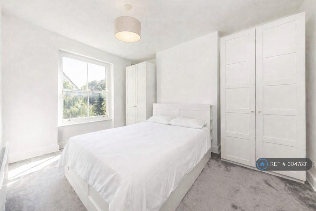 Apartment in London - View 3