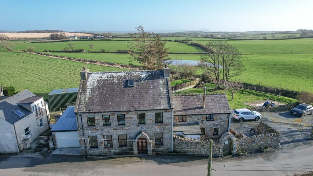 Main image of property:  Botwnnog, Pwllheli, LL53