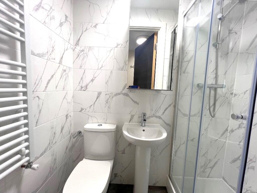 5 bedroom flat for rent