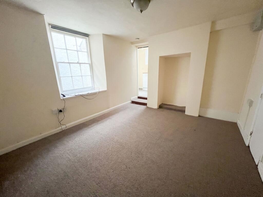 Main image of property: 11 Brunswick Place, Dawlish, EX7