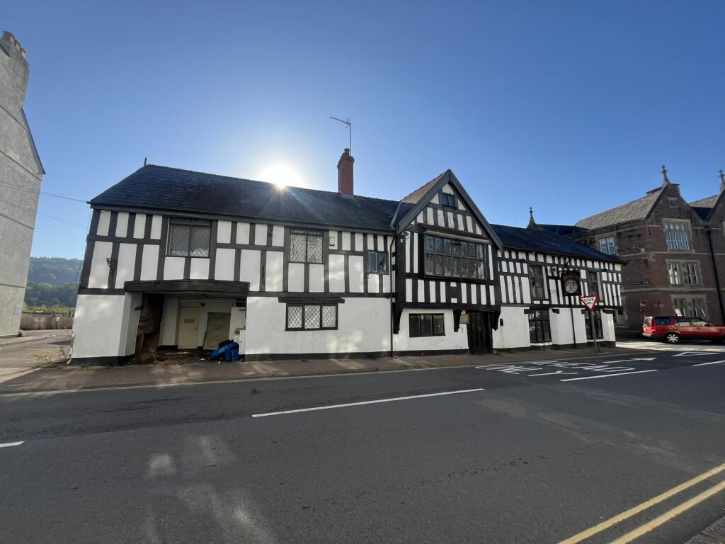 Main image of property: The Queen's Head Hotel , 1 St. James Street, Monmouth, Monmouthshire, NP25