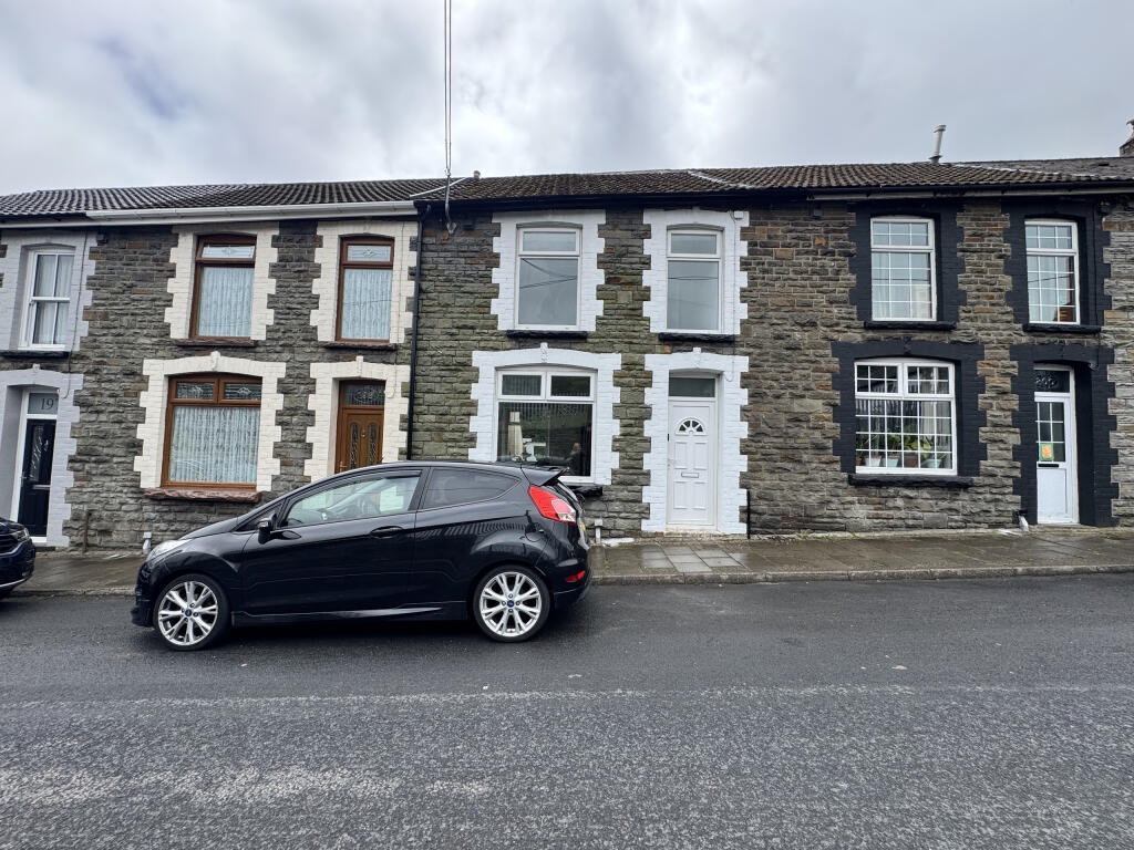 3-bed terraced on Park Road, Treorchy, £135,000