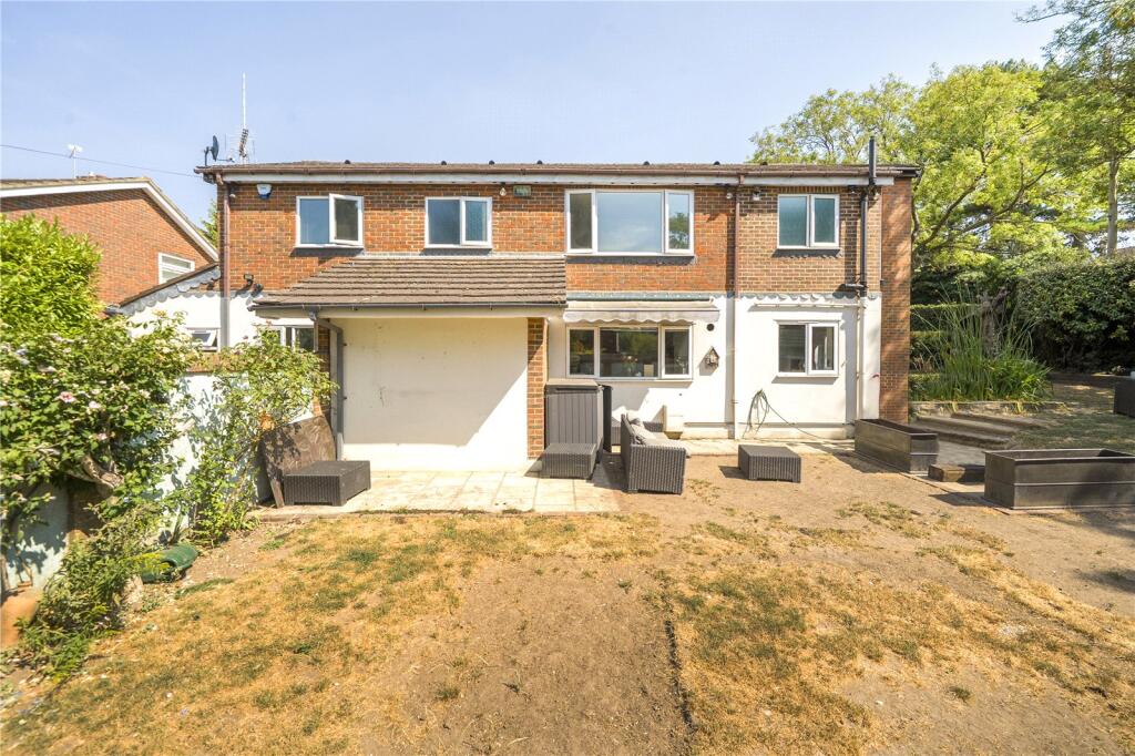 House in Epsom, Nork - More