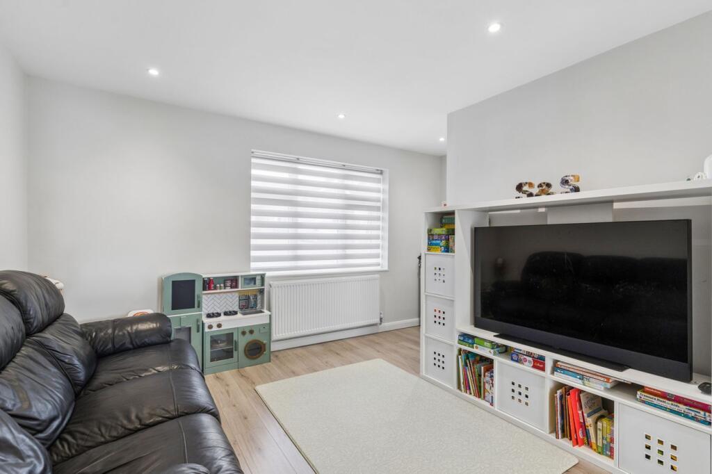 House in North Hertfordshire, Hertfordshire - More