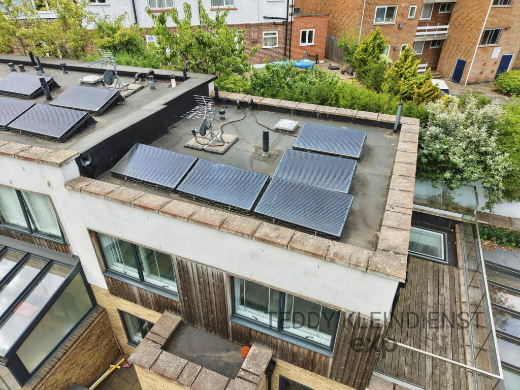 House in London, Surbiton - View 4