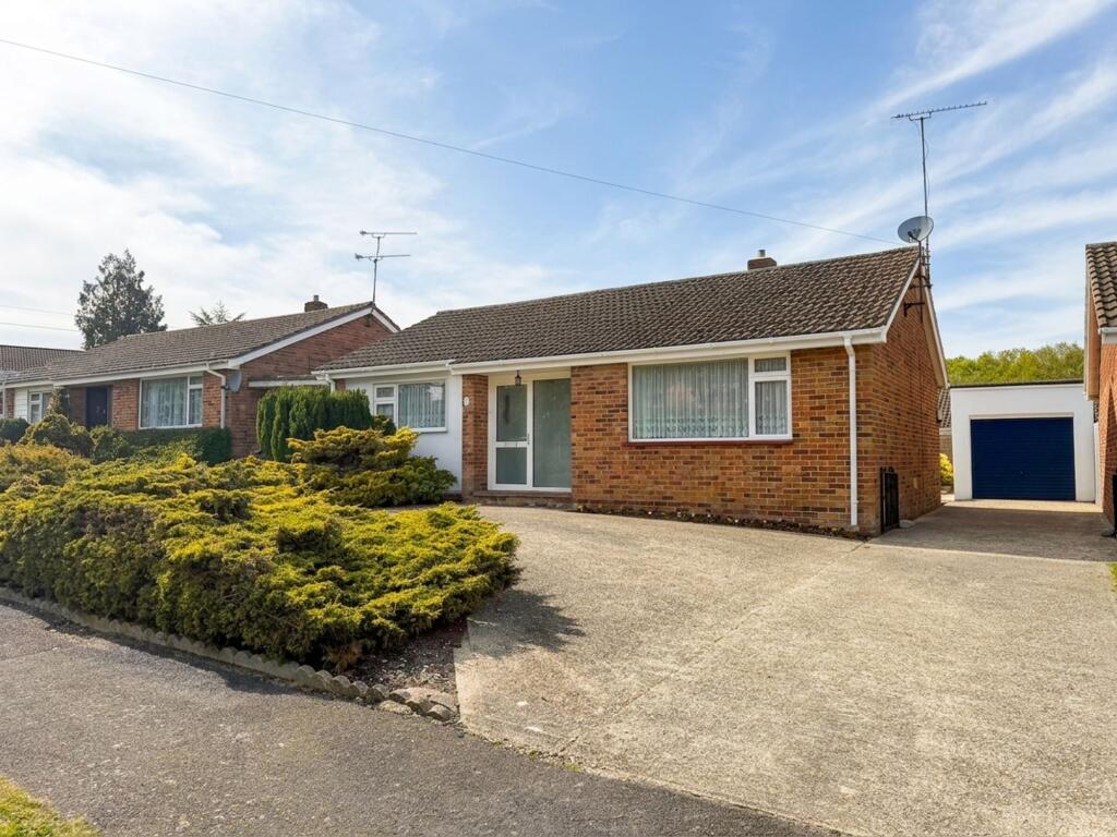 Main image of property: Furzedale Park, Hythe, SO45