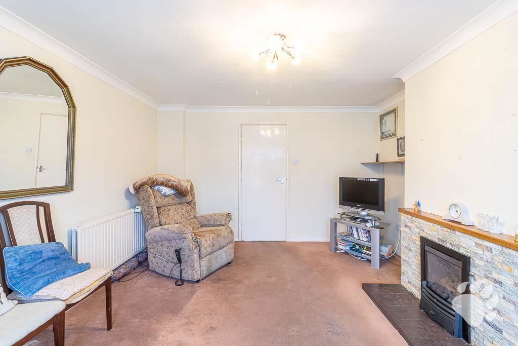 Long Meadow Drive, Wickford, SS11 photo 2