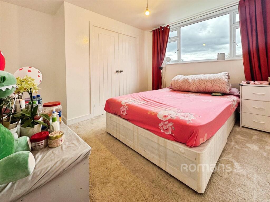 Chaucer Road, Farnborough, Hampshire - More