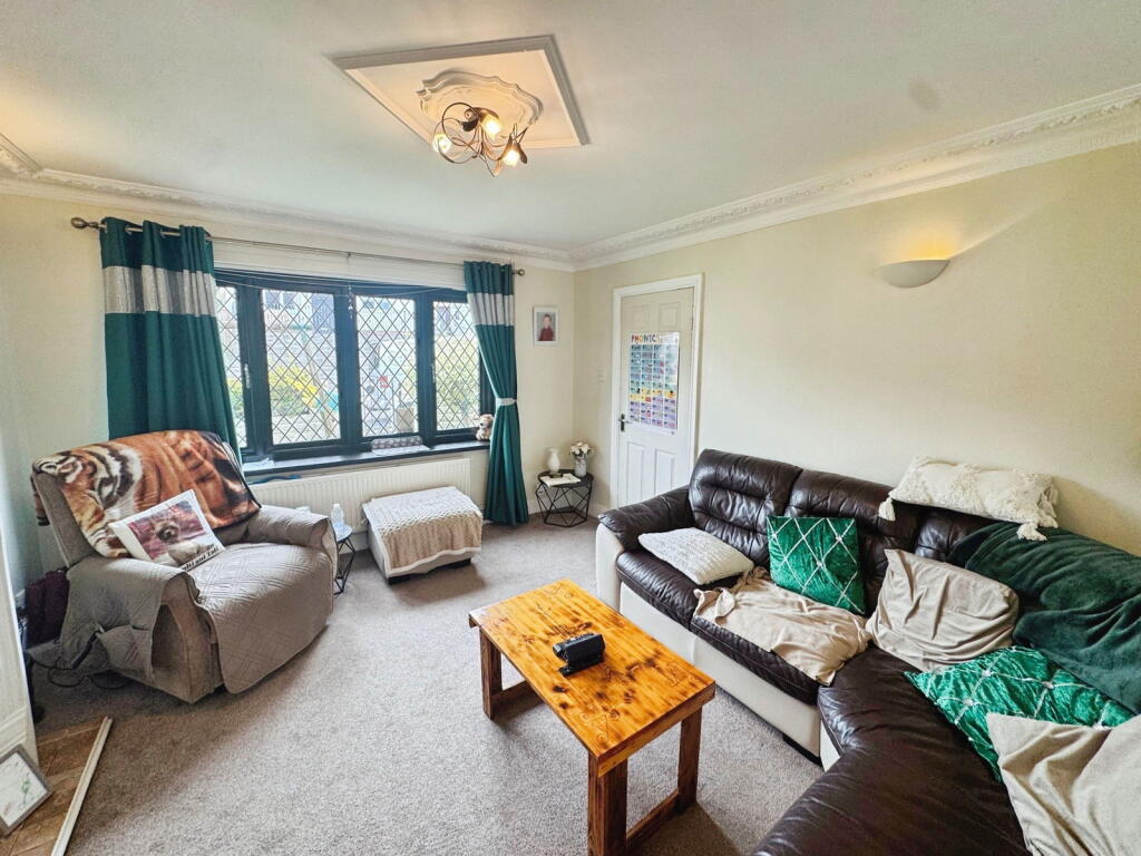 Swn Yr Afon, Kenfig Hill, Bridgend, CF33 6AJ photo 3