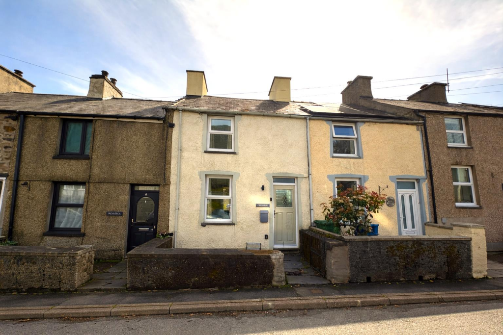 Main image of property: Bryncir Terrace, Penmorfa