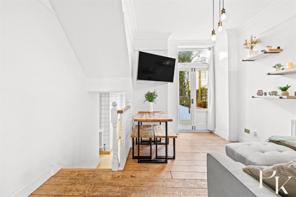 Apartment in Hove, Brunswick - View 5