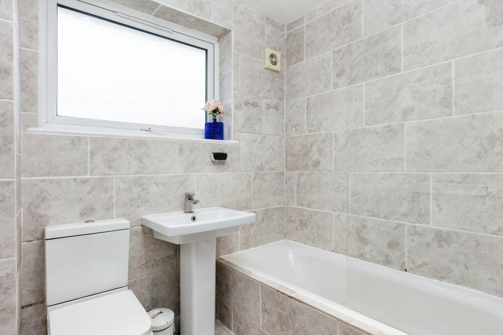 House in Sevenoaks, Hartley - More