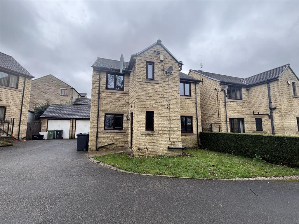 Main image of property: 3 Thornfield Close, Lockwood, Huddersfield, HD4 5HW