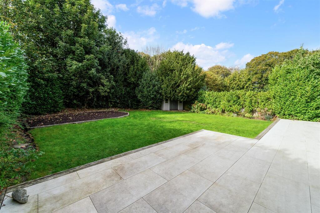 House in Reigate and Banstead, Banstead - View 3