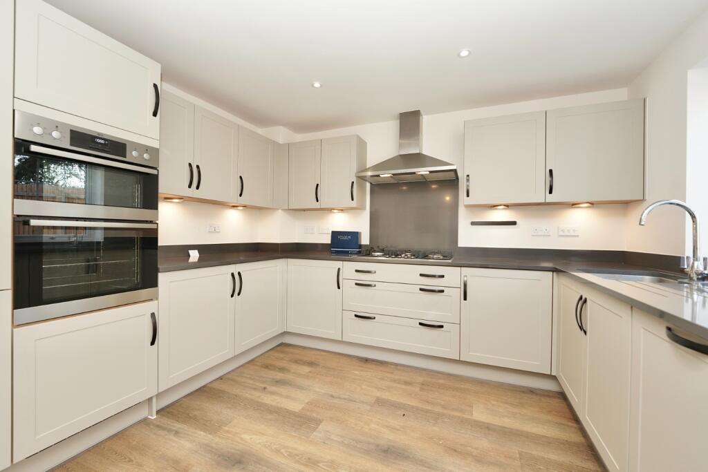 Turnpike Close, Needingworth, St. Ives, Cambridgeshire, PE27 photo 3