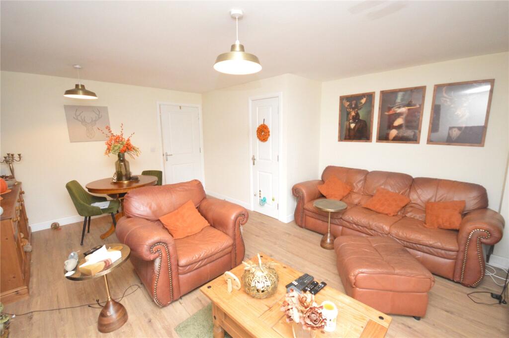 Woodside Court, Middleton, Leeds, West Yorkshire photo 4