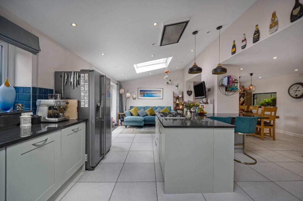 Charlock Close, Thornhill, Cardiff photo 4