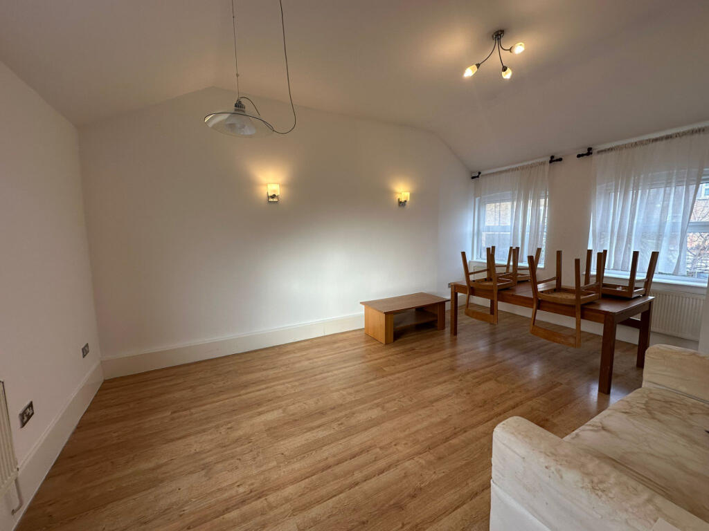 Main image of property: 1 Bed Flat, Olive Grove, N15