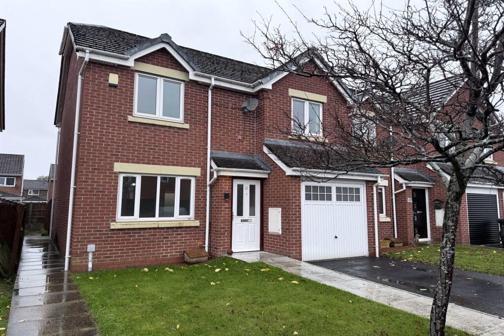 Main image of property: 31 Blakehill Drive, Great Sankey, WA5 1ZF